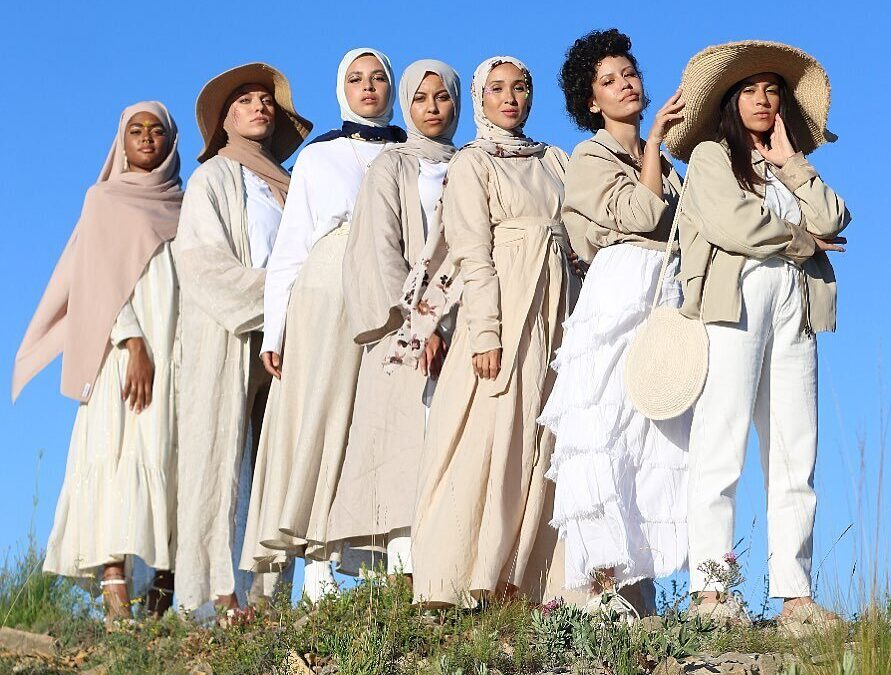 Mode modest : le style minimaliste et la mode inclusive